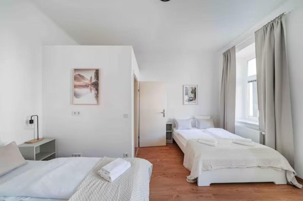 Apartments Next To Schoenbrunn - Free Parking !!! Виена Екстериор снимка