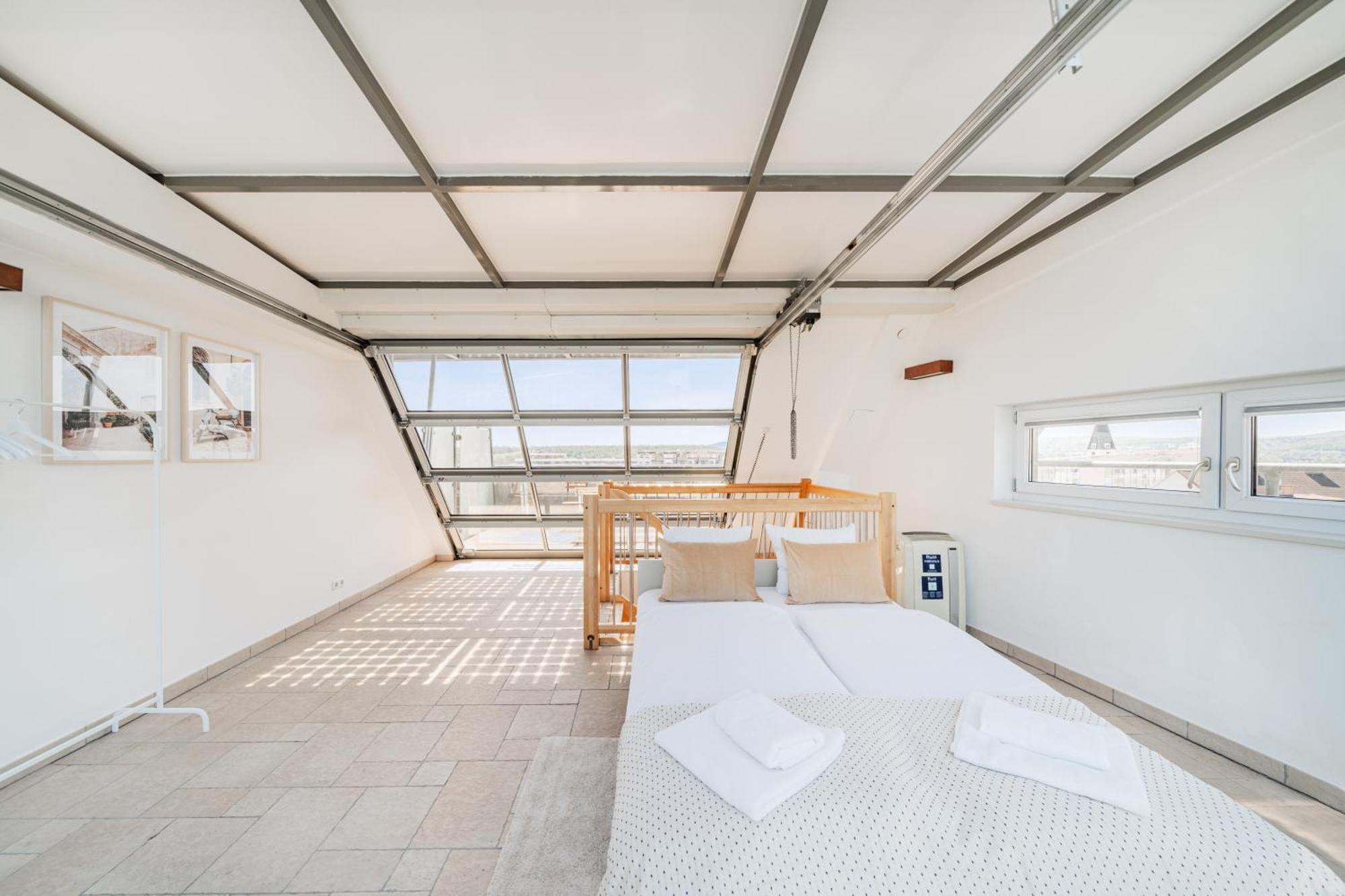 Apartments Next To Schoenbrunn - Free Parking !!! Виена Екстериор снимка