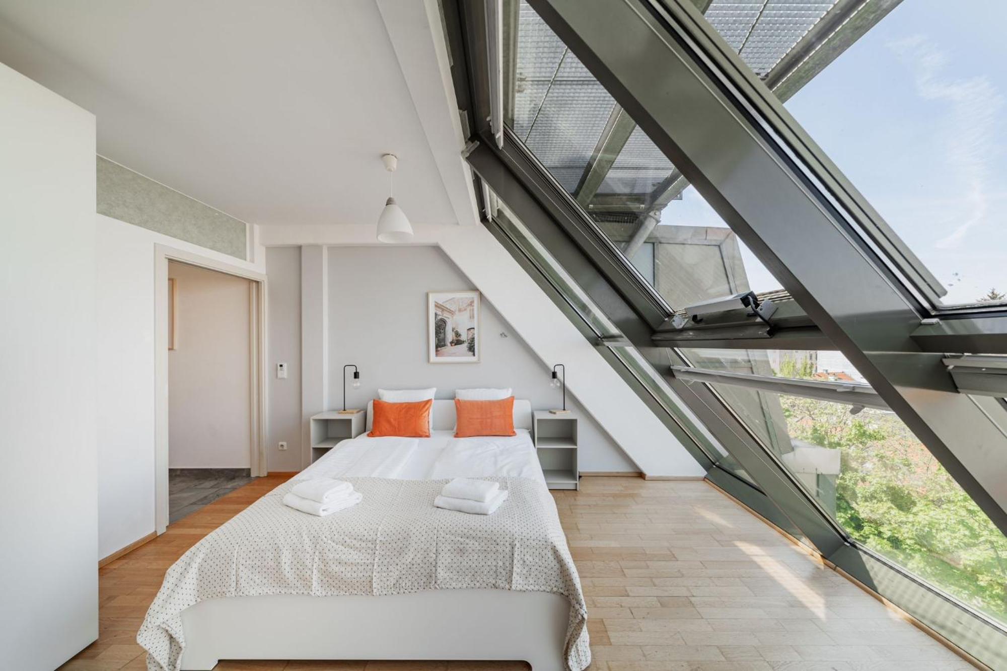 Apartments Next To Schoenbrunn - Free Parking !!! Виена Екстериор снимка